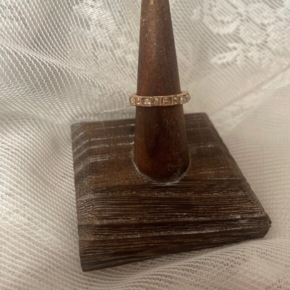 Elegant Gold Eternity Band with Baguette Crystals - Picture 4 of 4